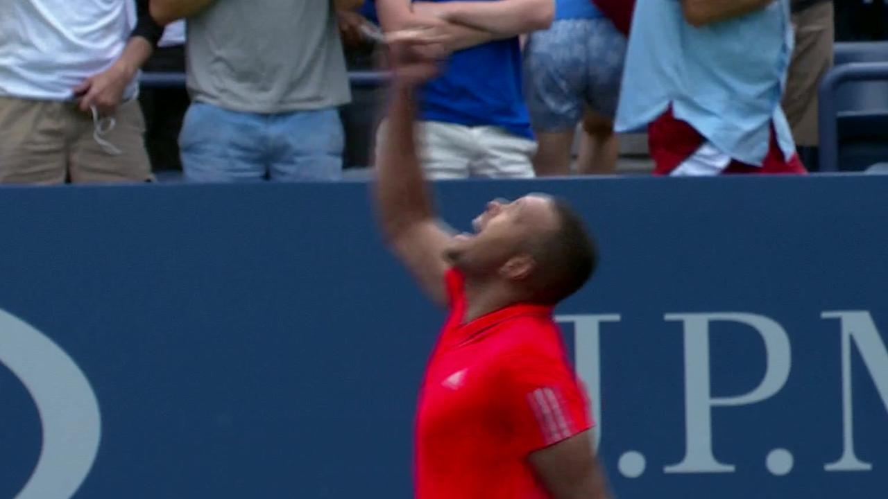 Tsonga Takes Out Federer to Win Rogers Cup - peRFect Tennis