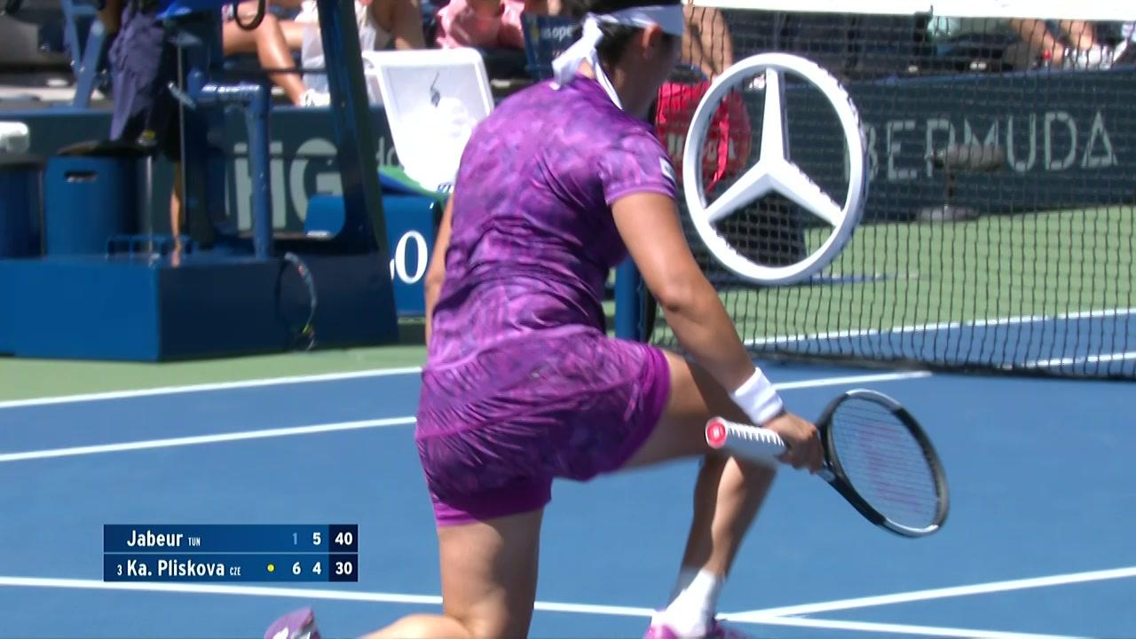 SlamTracker Set Point; Jabeur wins the point with a forehand winner